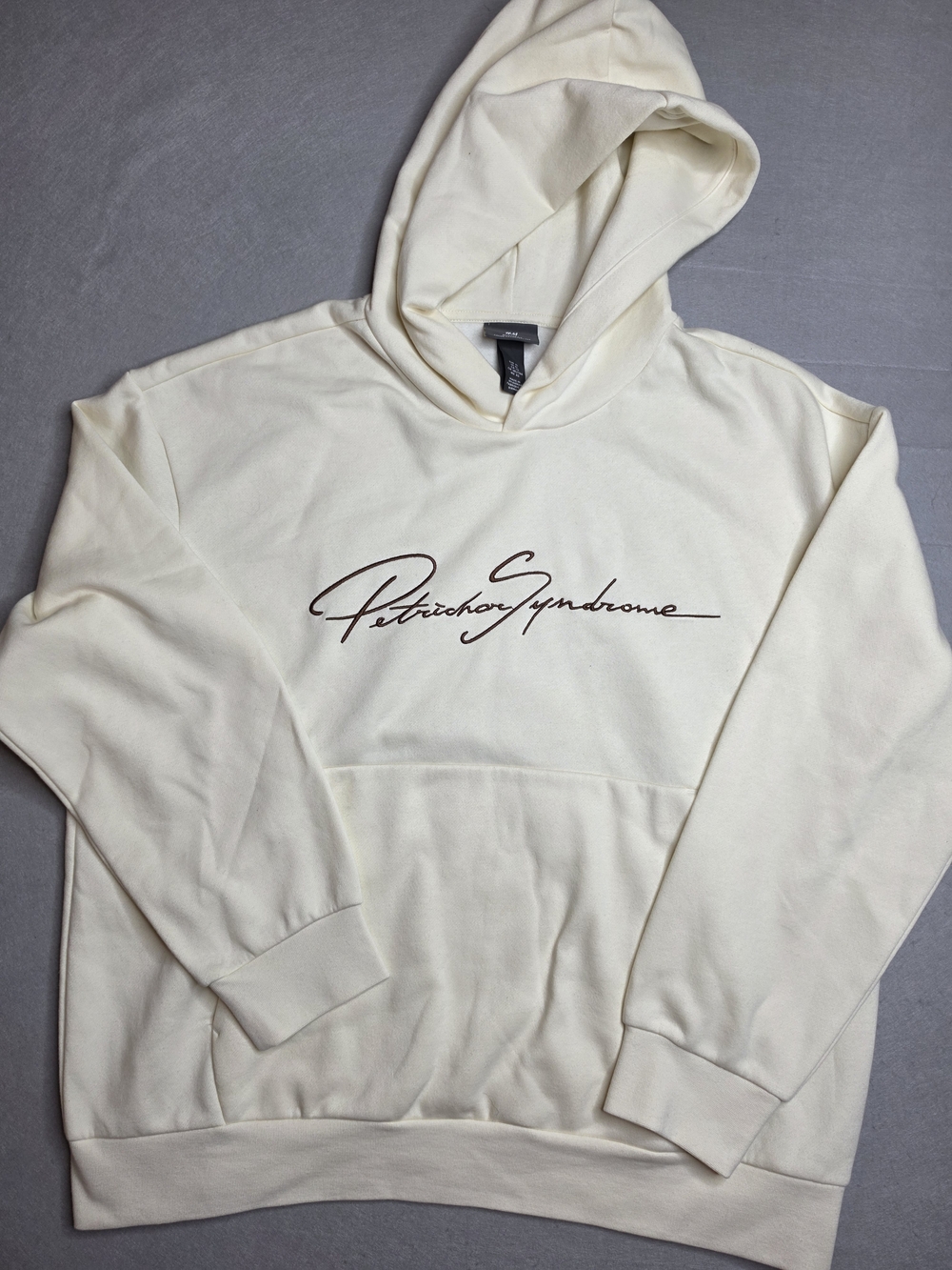 H&M Relaxed Fit Hoodie in a cream color with "Petrichor Syndrome" embroidered XL - Picture 3 of 6